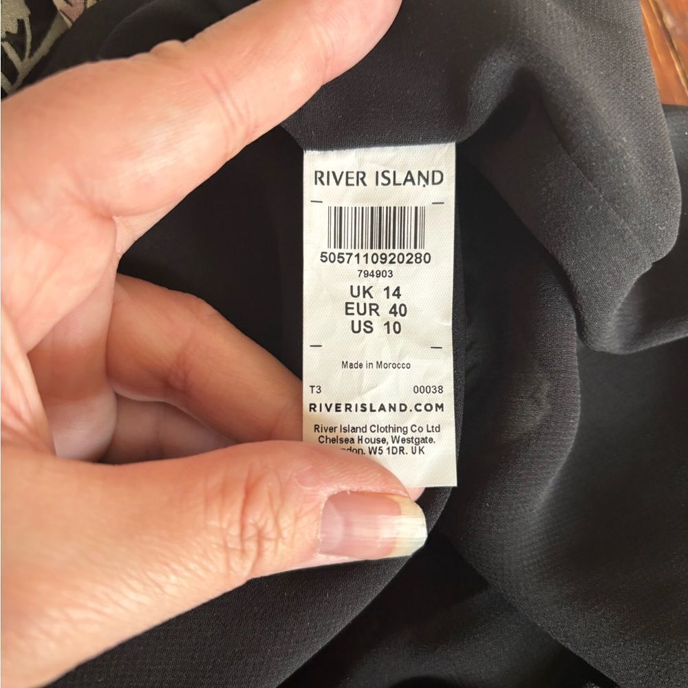 River Island Floral Long Sleeve Deep V Dress Size 10 Black NWT - Picture 2 of 14